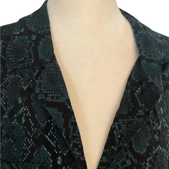 Zara TRF Collection Women’s Green Snake Print Blouse Size S Long Sleeves Career - Picture 6 of 13
